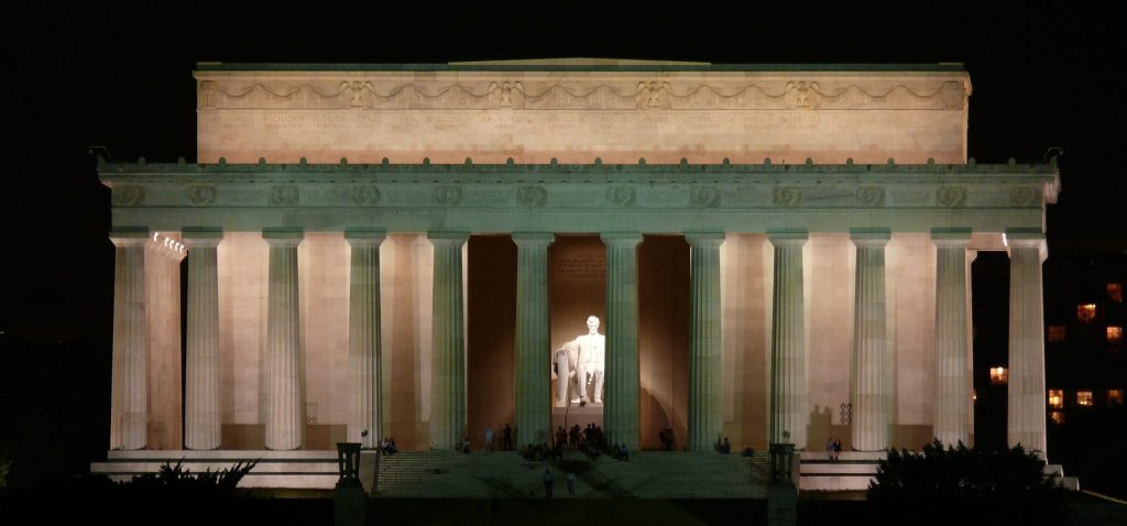 10 Must-See Places on the East Coast: The Lincoln Memorial in Washington, D.C.