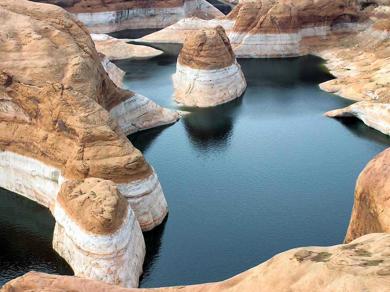 mountain formations at glen canyon